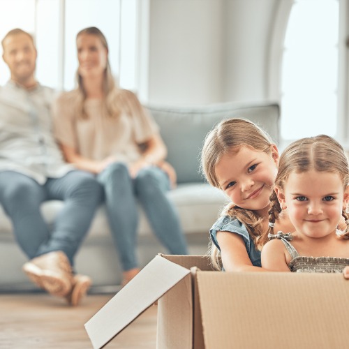 move-family-boxes-at-new-picture-id1399581117 move-family-boxes-at-new-picture-id1399581117