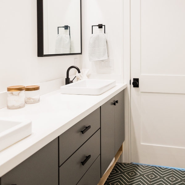 diamond-sherborn-ma-bathroom Professionally cleaned bathroom by Diamond Cleaning in Sherborn, MA.