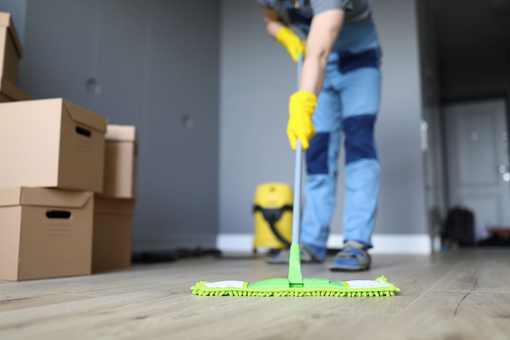 Clean an Empty House Before Moving In