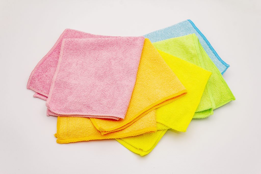 Microfiber Cloths vs Paper Towels
